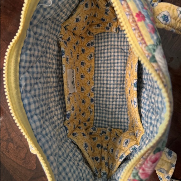 Summertime Tote blue/yellow. Tote, small zippered pouch, and glass case. - Picture 2 of 5